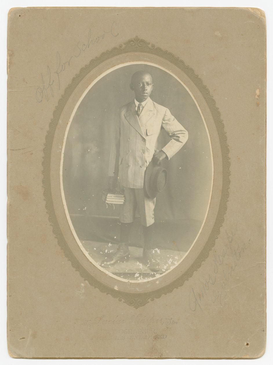Foto af Amos Harper i skole, ca. 1910. af Lucius Harper