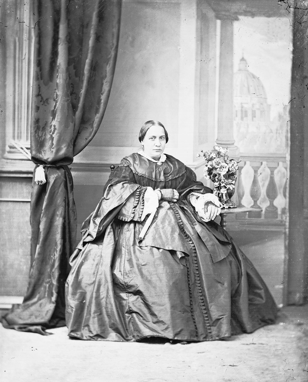 Noble Roman poserer på et studiefoto af Ludovico Tuminello