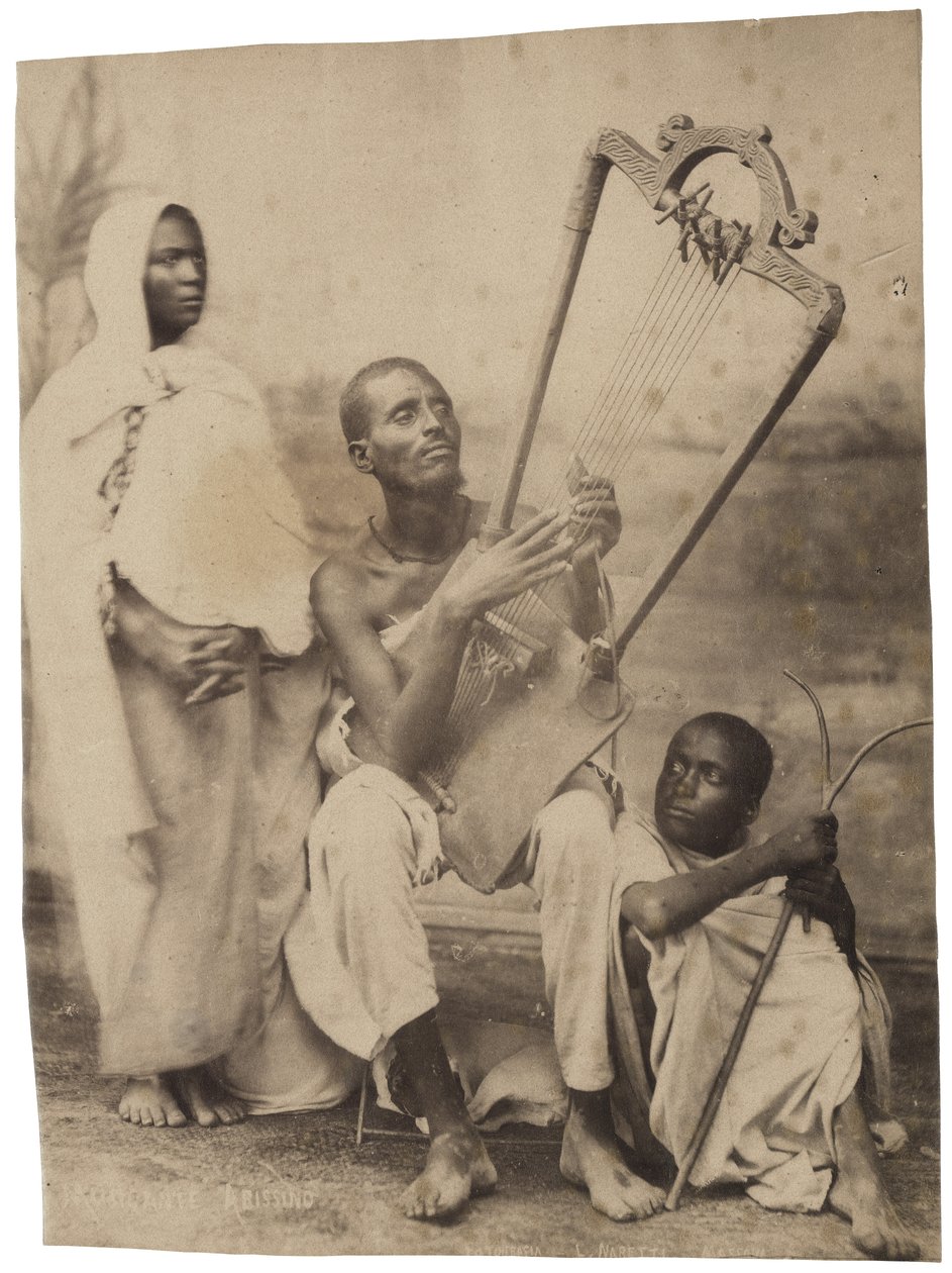 Tre abessinere i traditionel dragt, ca. 1880-90 af Luigi Naretti