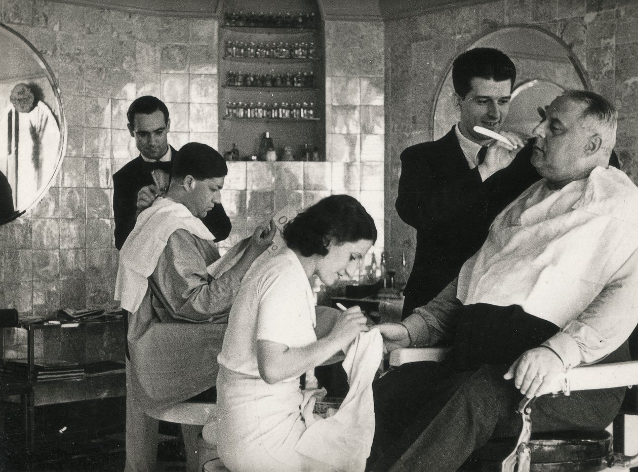 Frisørsalon og manicure af Luigi Leoni