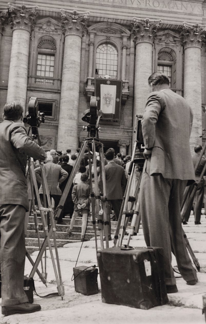 Fotografer på Peterspladsen i Rom af Luigi Leoni