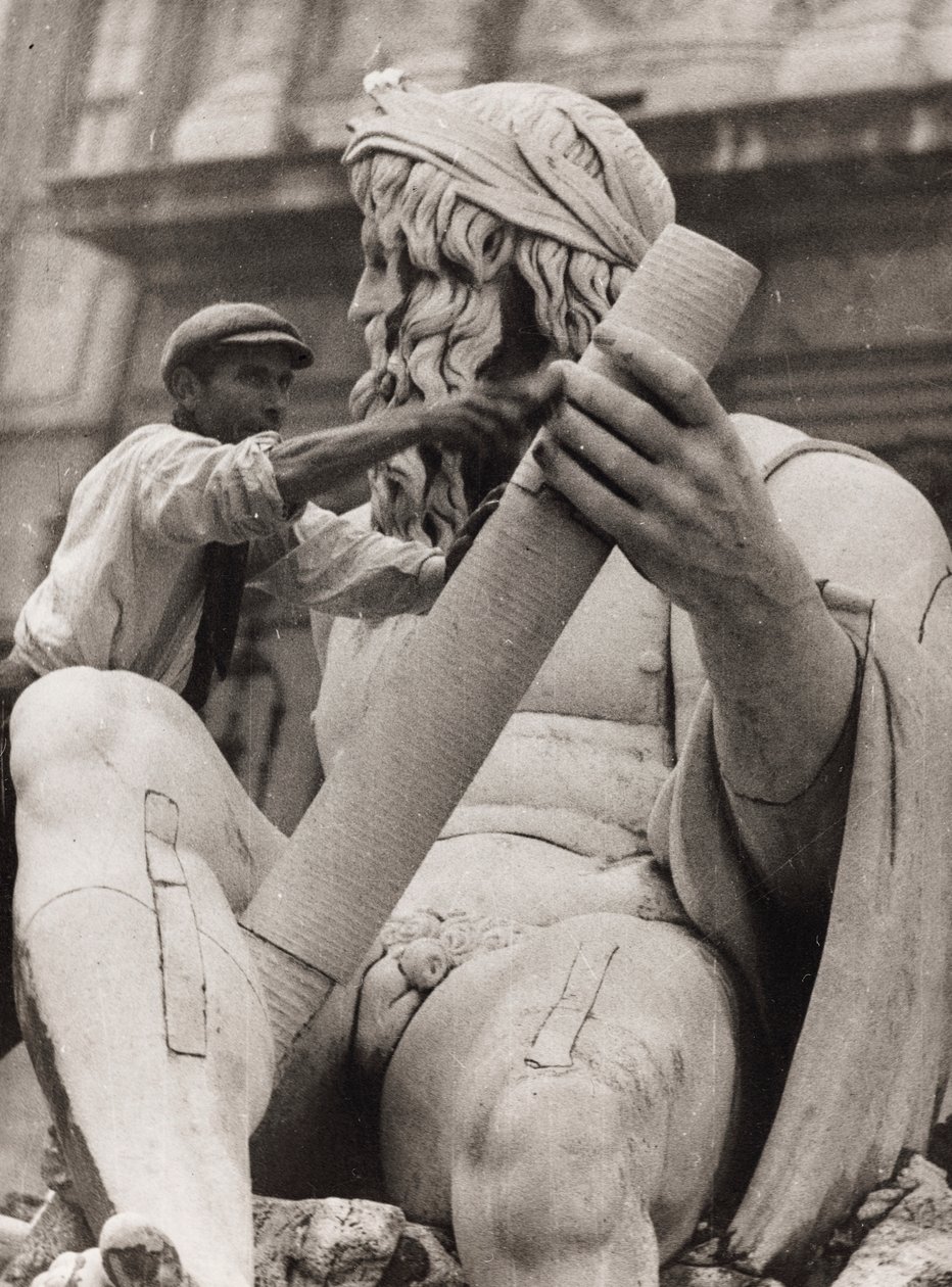 Arbejder på skulpturen af Ganges i fontænen med de fire floder på Piazza Navona i Rom af Luigi Leoni