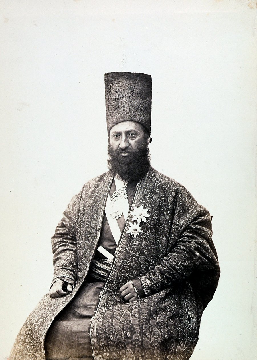 En mand i traditionelt tøj. Iran af Luigi Montabone