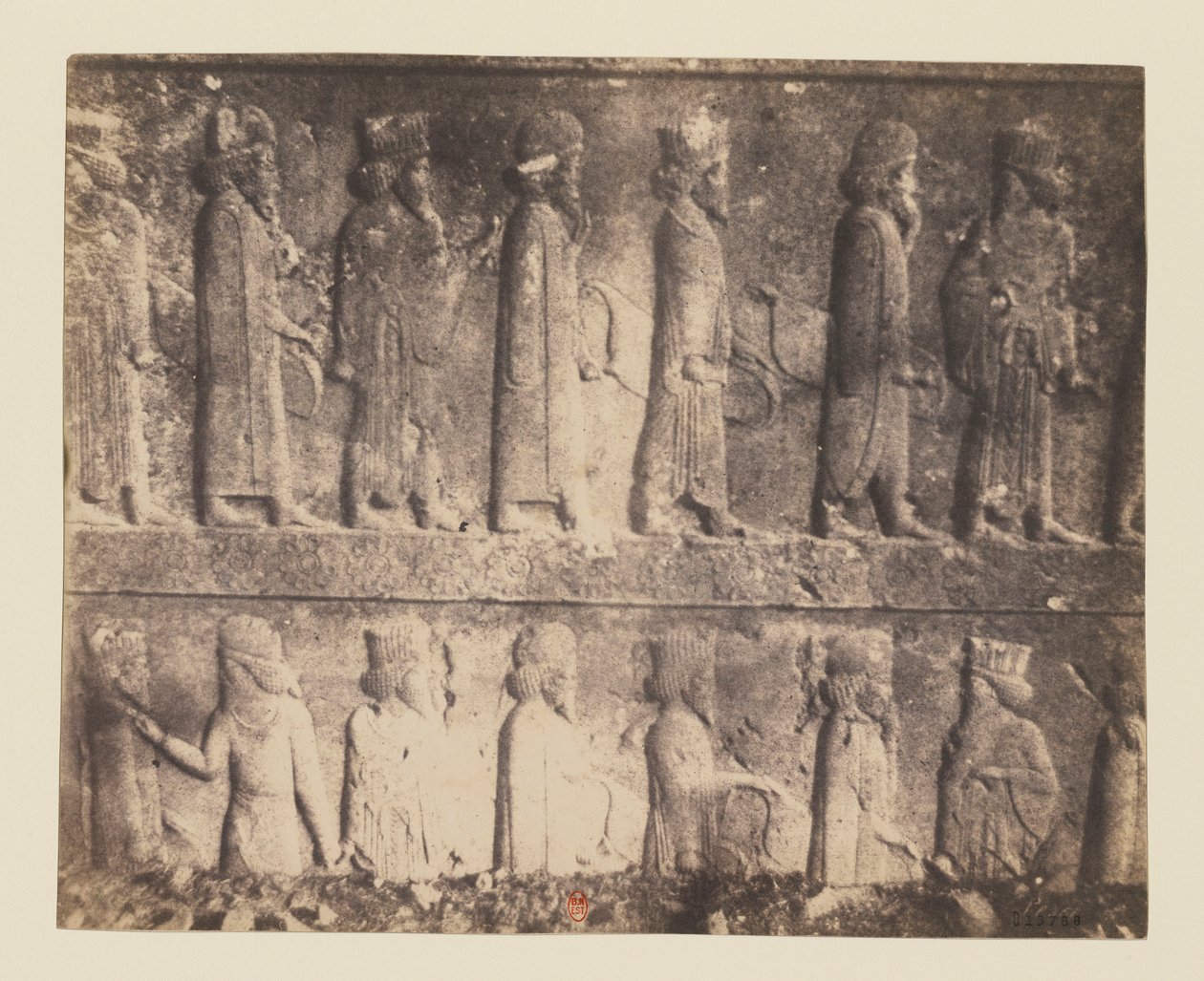 Se 13 - Persepolis. Apadana-relief af Luigi Pesce