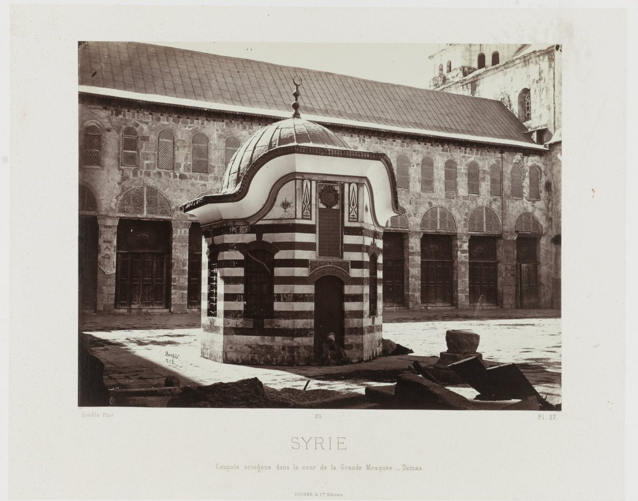 Udsigt på de achthoekige koepel på den indendørsplads af de grote Moskee i Damaskus (Syrien/Octagonal kuppel i gården til Den Store Moske - Damaskus) Gammel arkitektur: Egypten, Grækenland, Lilleasien: Fotoalbum (serietitel) af Maison Bonfils