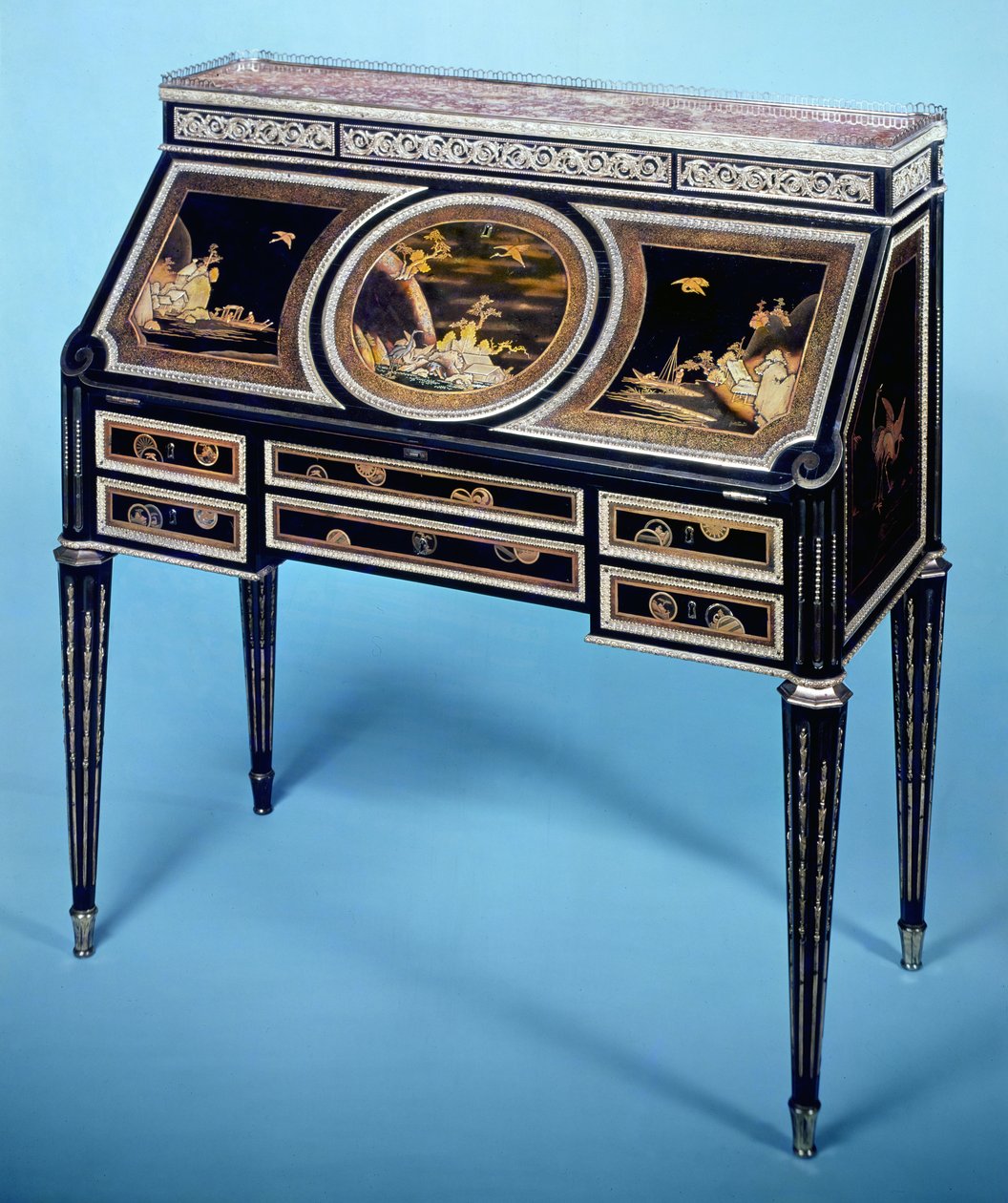 Sekretær, ca. 1780-85 (ibenholt, marmor og ormolu) af Martin Carlin