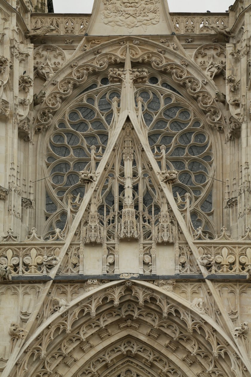 Facade Rose vindue af Martin Chambiges