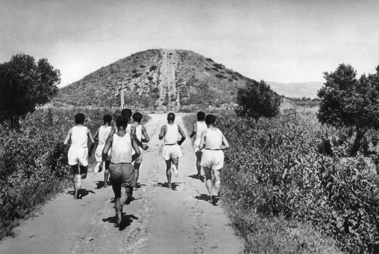 The Tumulus of Marathon, Grækenland, 1937. af Martin Hurlimann