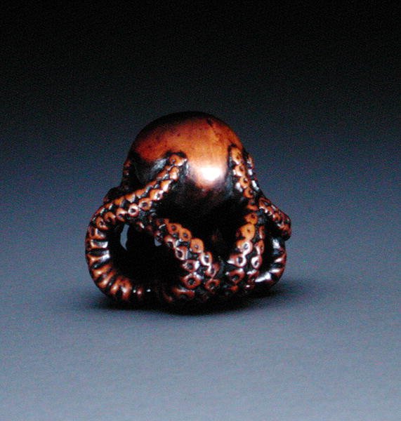 Netsuke forestillende en blæksprutte, ca. 1760-70 (træ & indlagt horn) (for forside se 193821) af Masanao
