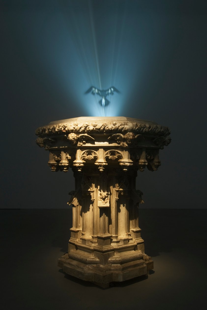 Ganymede, 2007 (Stål, resin, røgmaskine, væske, udsugningsventilator, videoprojektor og dvd-afspiller) af Mat Collishaw