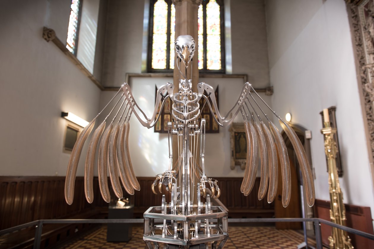 The Nerve Rack, 2019 (Acetal, Akryl, Aluminium, Messing, Elektriske kredsløb, Maling, PVC, Harpiks, Servomotorer, Stål) af Mat Collishaw