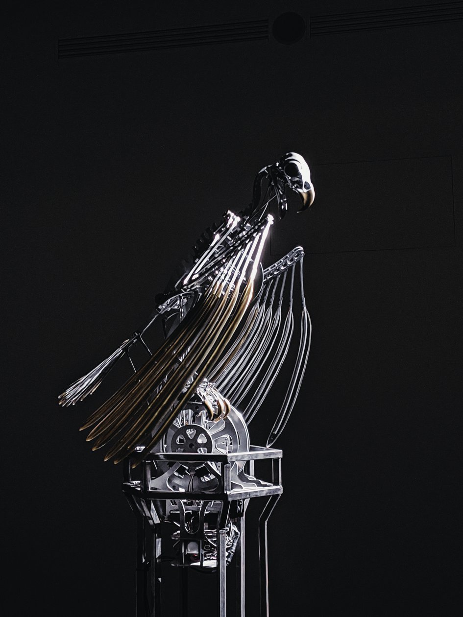 The Nerve Rack, 2019 (Acetal, Akryl, Aluminium, Messing, Elektriske kredsløb, Maling, PVC, Harpiks, Servomotorer, Stål) af Mat Collishaw