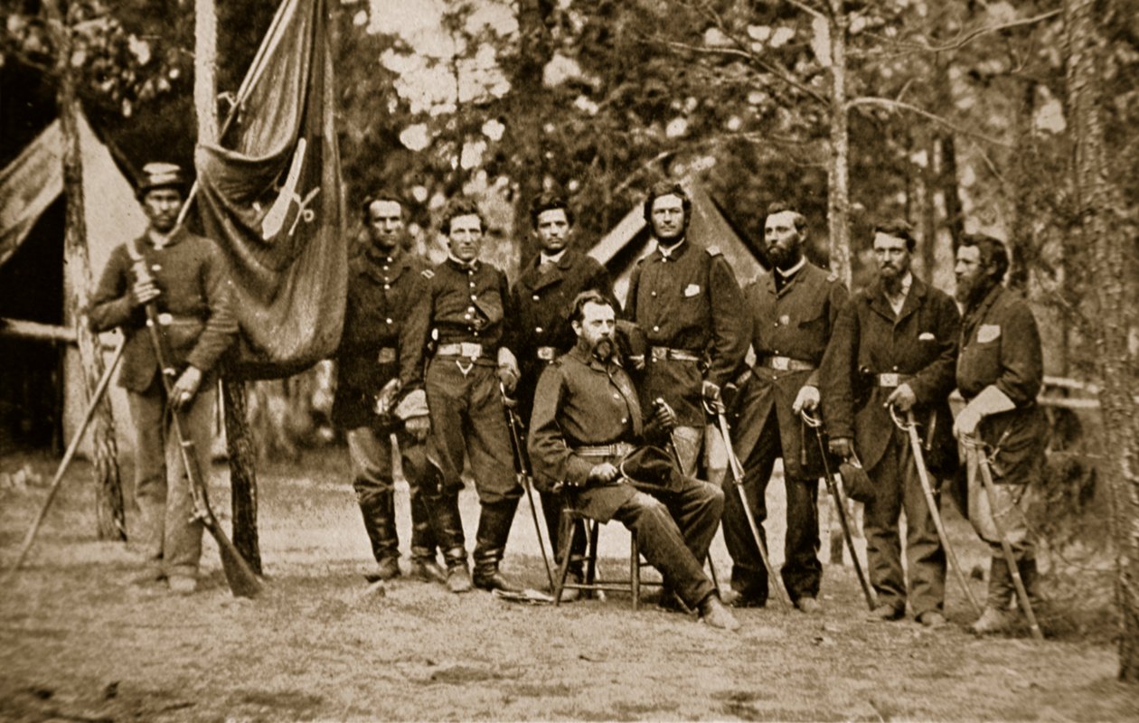 General Charles Devens og Staff, 1861-65 af Mathew B. Brady
