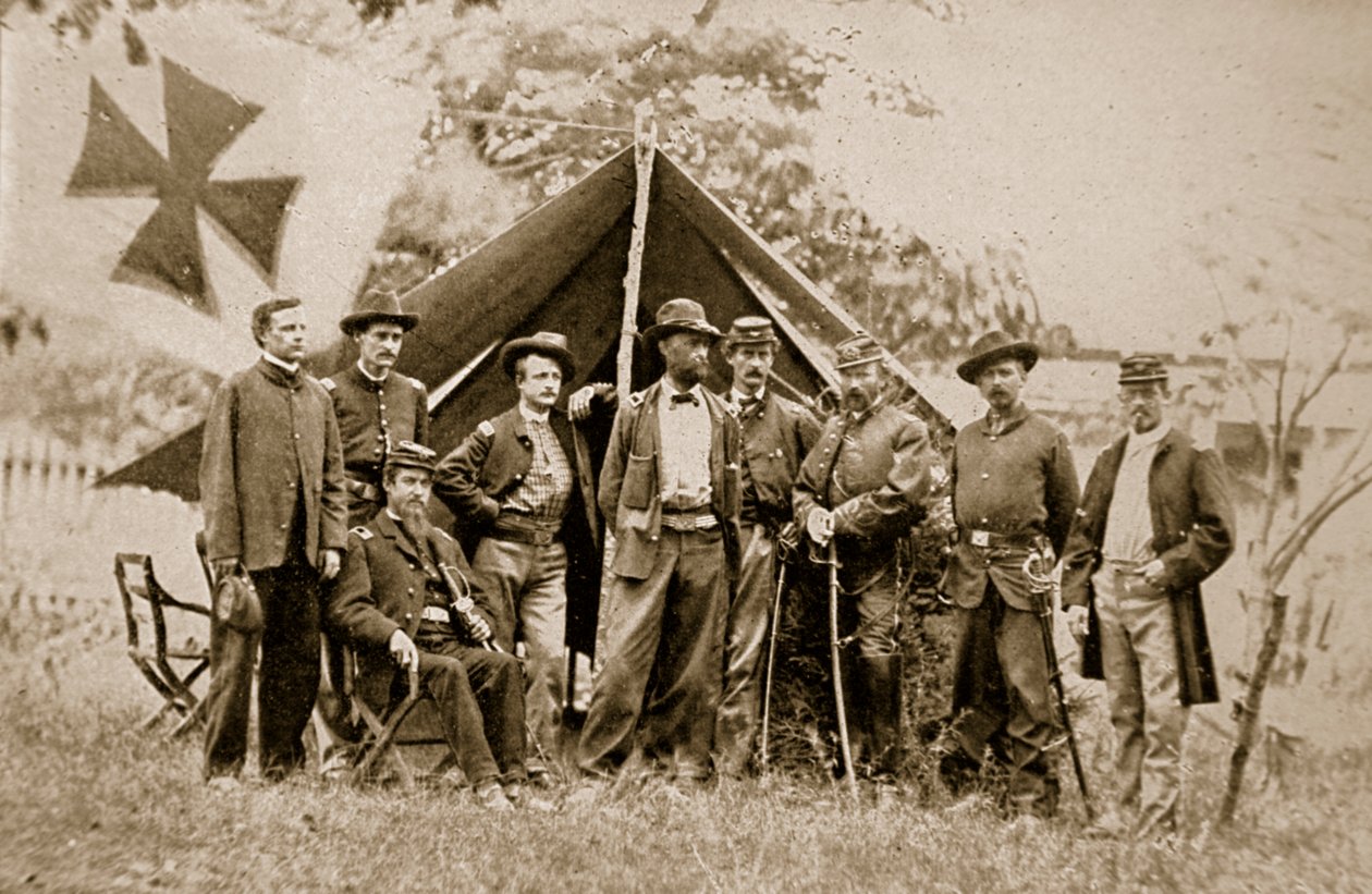 General Charles Griffin og officerer, 1861-65 af Mathew B. Brady