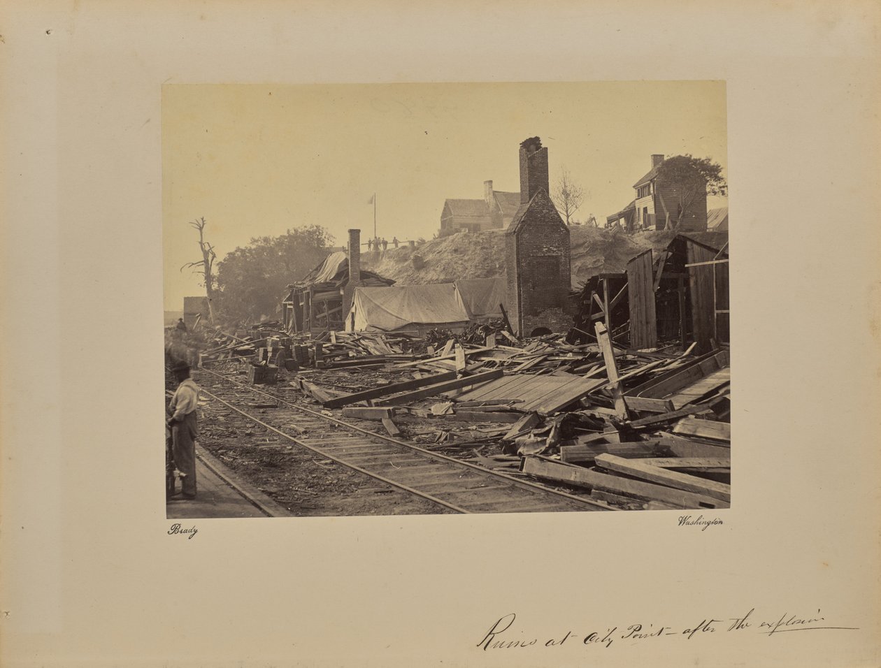 Ruiner ved City Point - efter eksplosionen af Mathew B. Brady