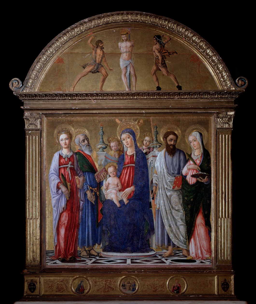 Jomfru med barn og St. Bartholomew, St. Catherine, St. Lucy og St. Matthew - Altertavle af Matteo di Giovanni di Bartolo