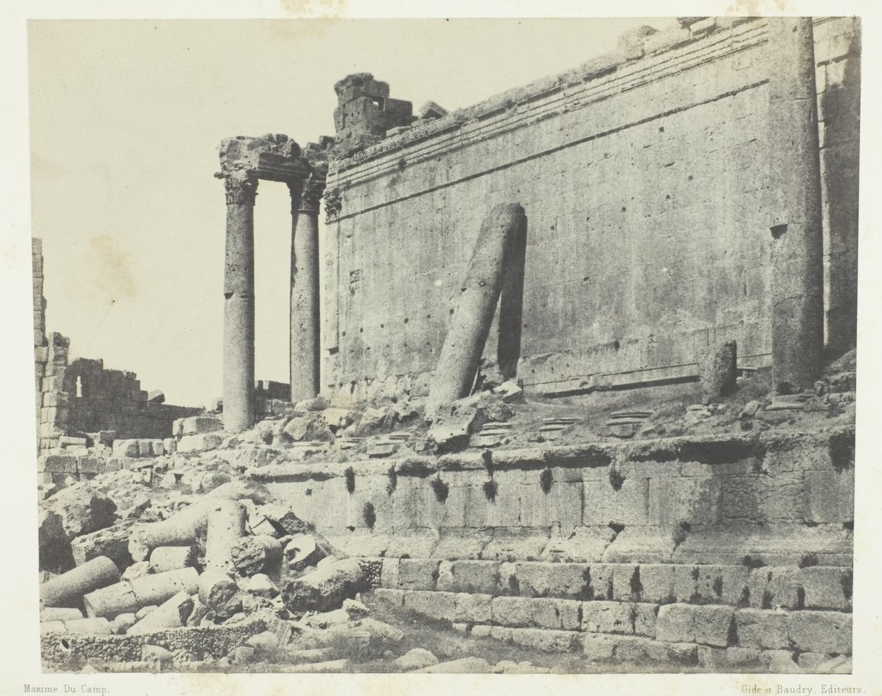 Baalbeck (Heliopolis), Jupiter-templet, østlig facade; Syrien af Maxime Du Camp