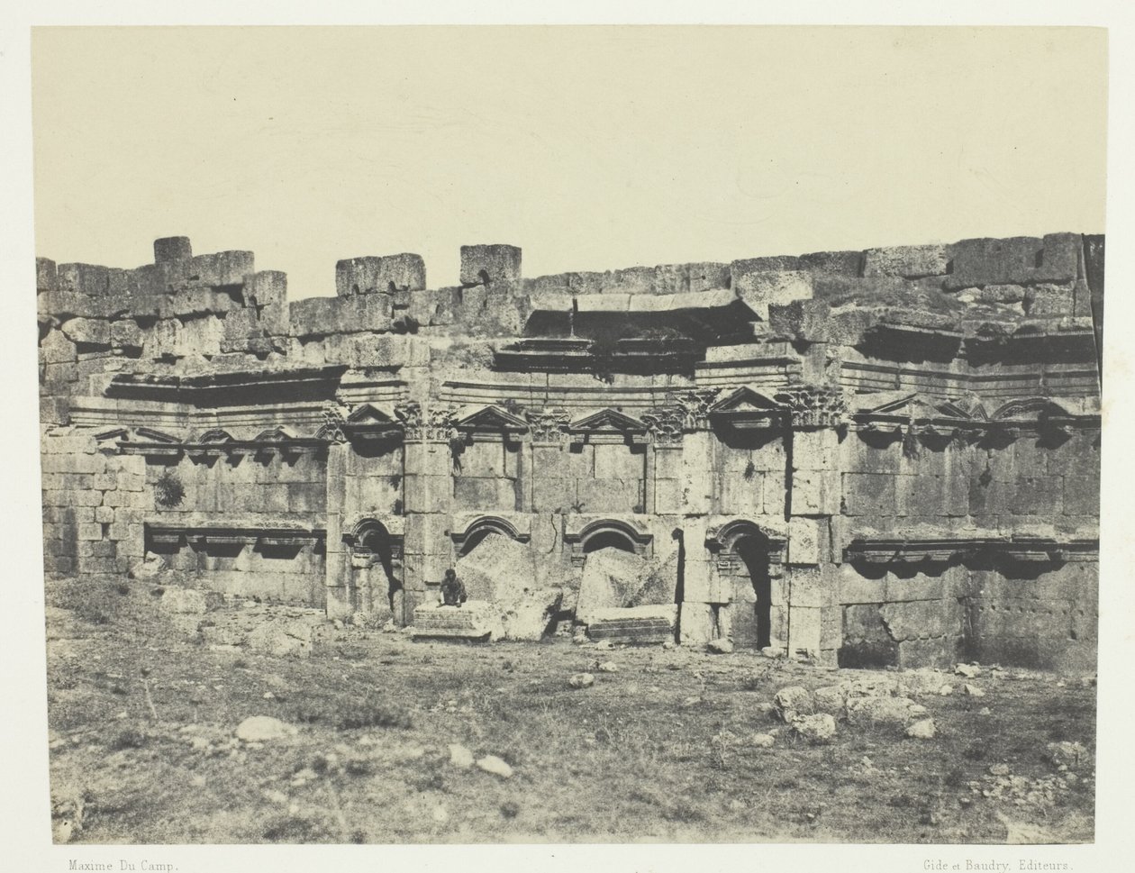 Baalbeck, det indre af indhegningen af Solens og Jupiters templer; Syrien af Maxime Du Camp