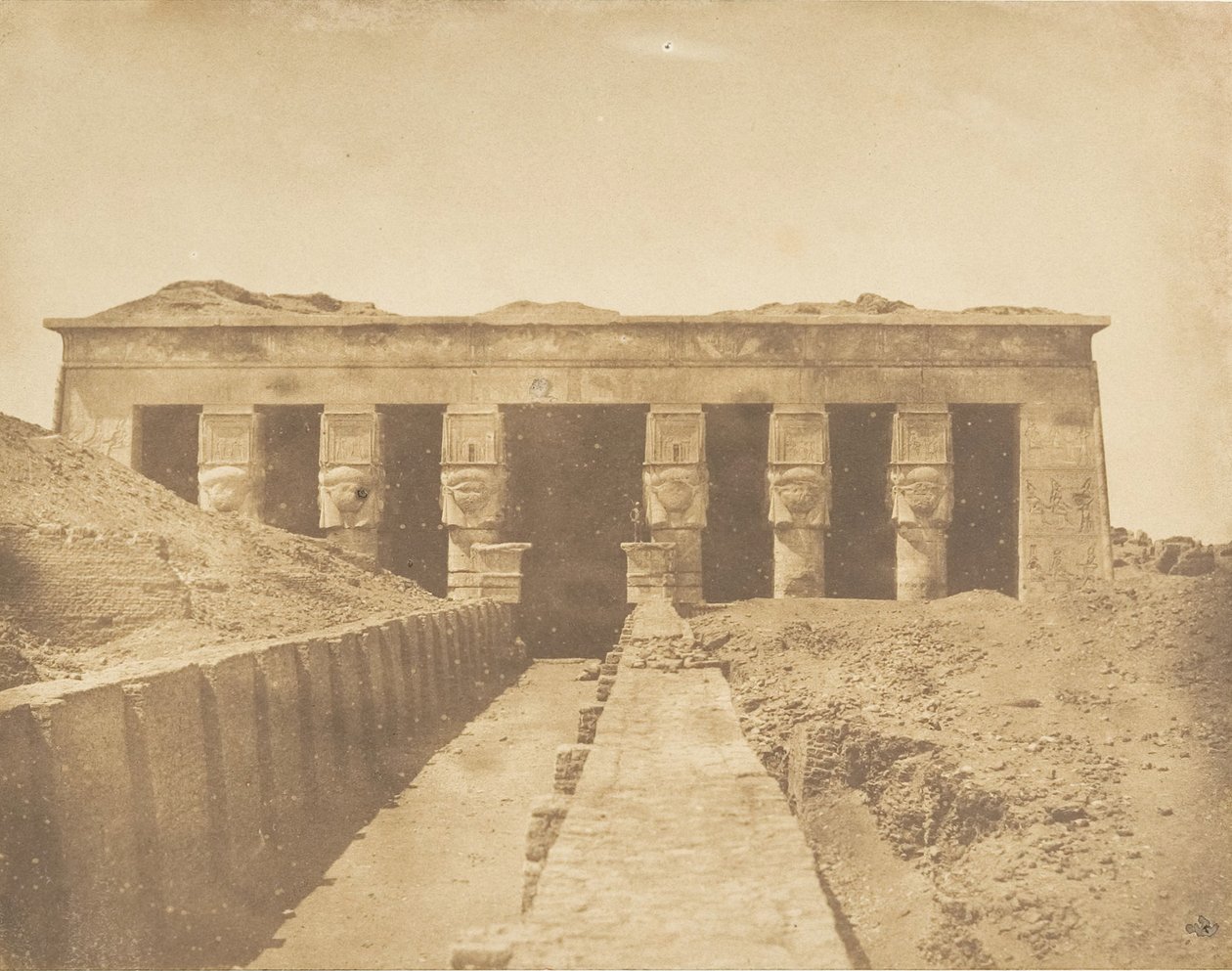 Facade af Athor-templet ved Dendera Tentyris, 1849-50. af Maxime Du Camp