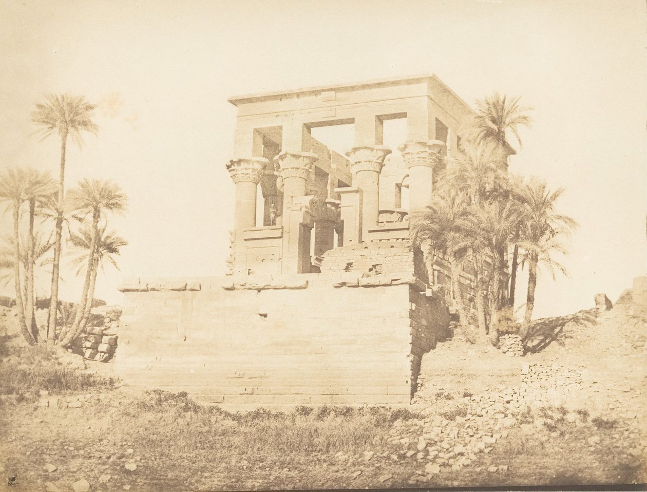 Greater Hypetra eller Typhonium, ved Philae - Udsigt taget fra øst, 1849-50. af Maxime Du Camp