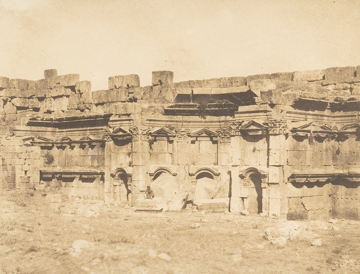Interiør af Baalbek-templets indhegning Heliopolis, 15. september 1850. af Maxime Du Camp