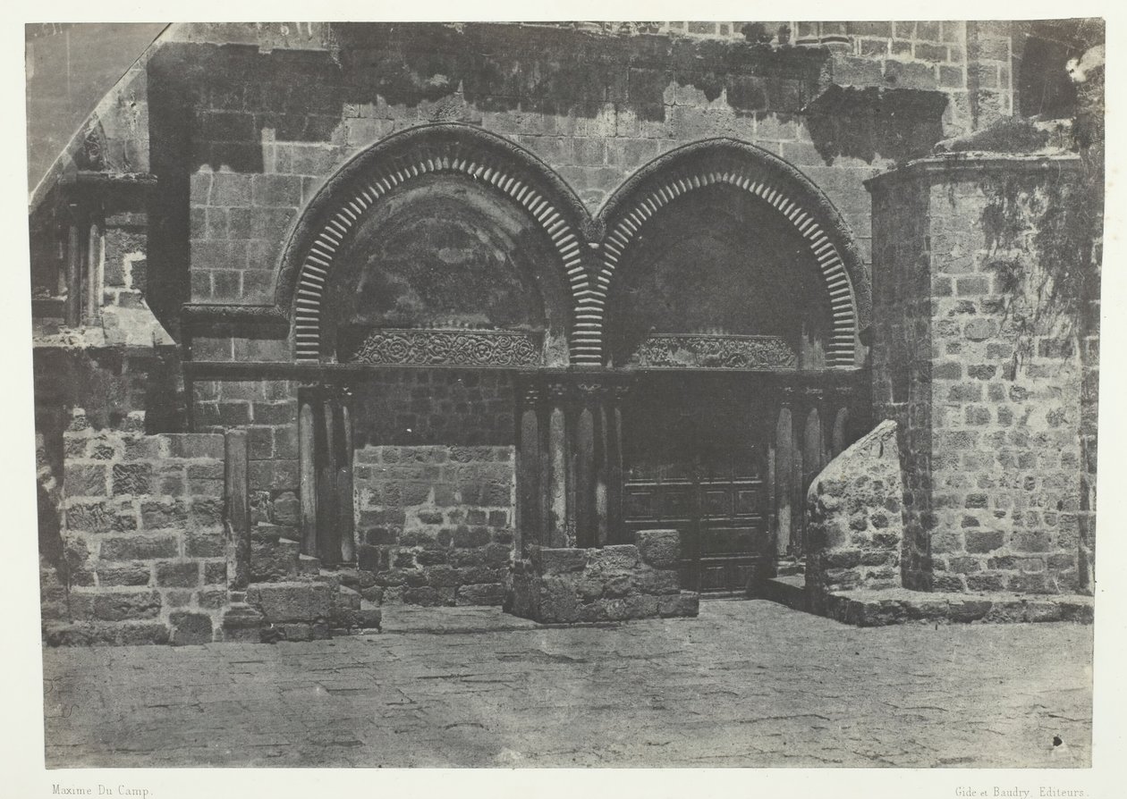 Jerusalem, Nedre Arkader af Den Hellige Gravs Kirke, Palæstina, 184951, trykt 1852. af Maxime Du Camp