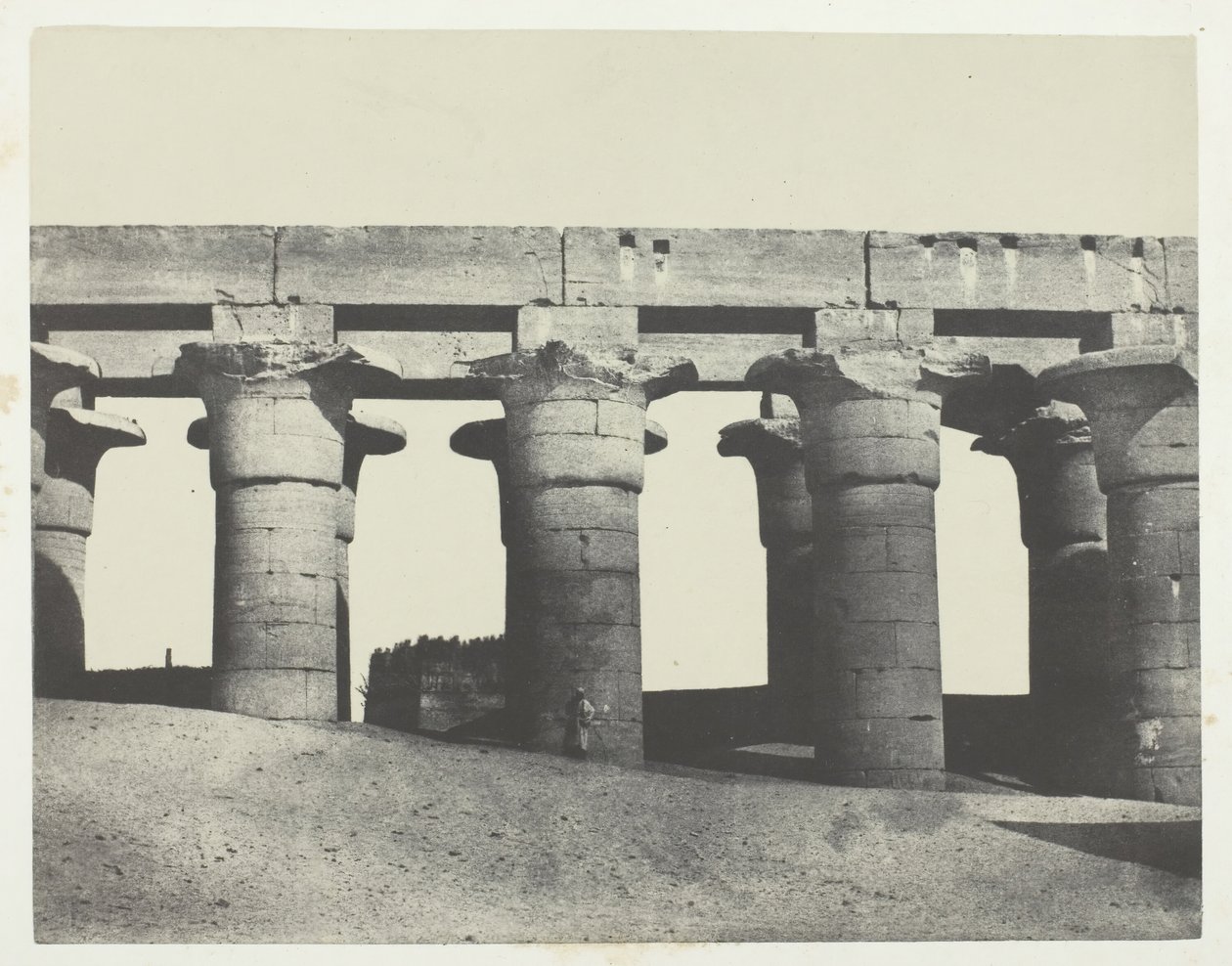 Luxor, Stor Colonnade of the Palace, Theben, 184951, trykt 1852. af Maxime Du Camp
