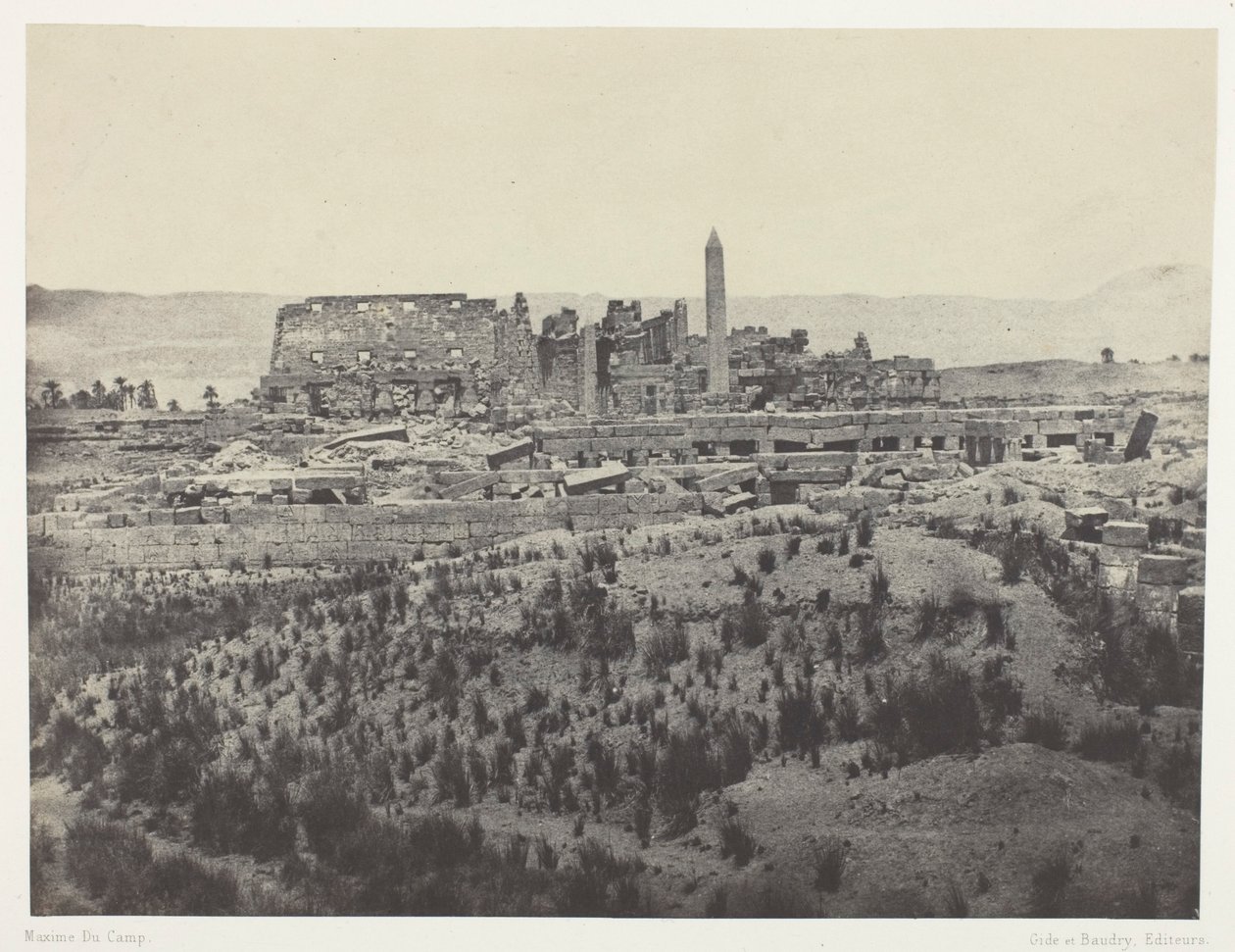 Paladset i Karnak, samlet udsigt over ruinerne, set fra øst; Theben, planche 31 fra albummet «Egypten, Nubien, Palæstina og Syrien» (1852) af Maxime Du Camp
