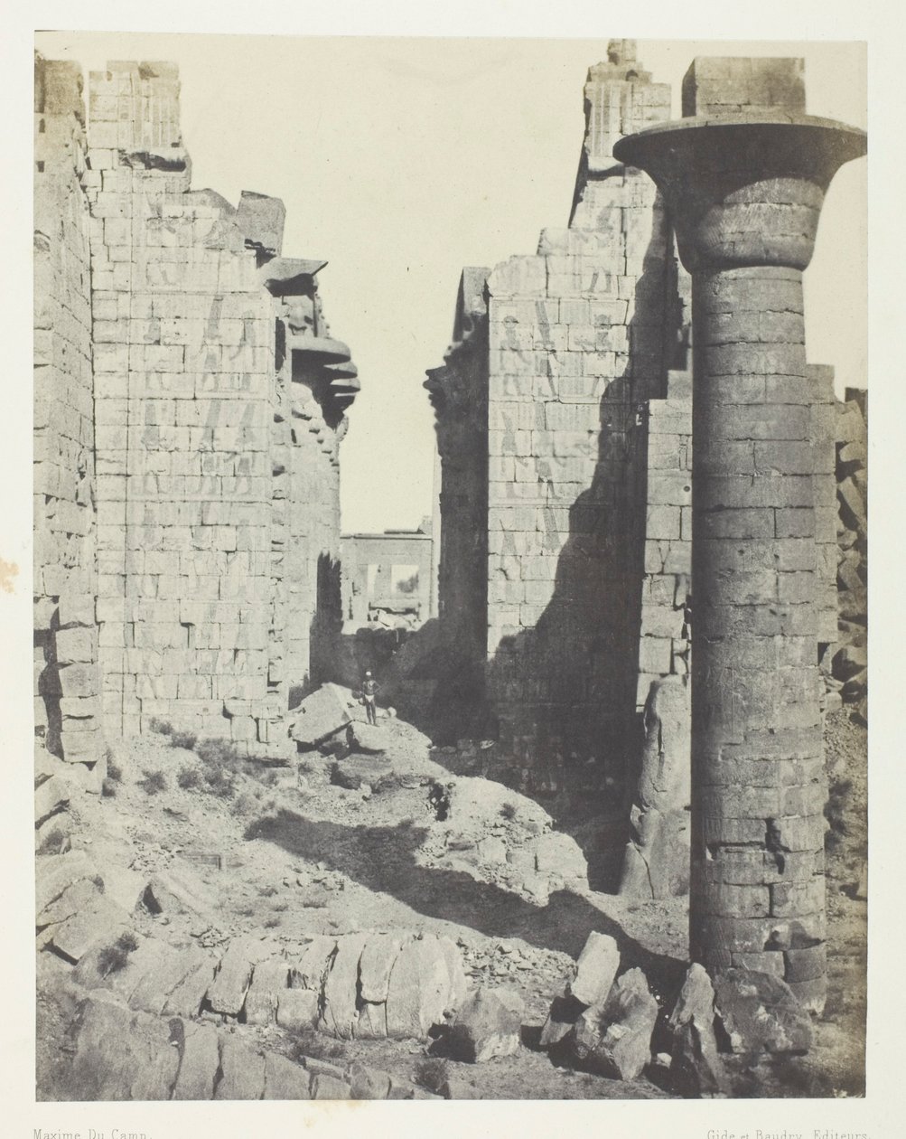 Karnak-paladset, Bubastitternes domstol og hovedindgangen til Hypostyle Hall; Theben af Maxime Du Camp