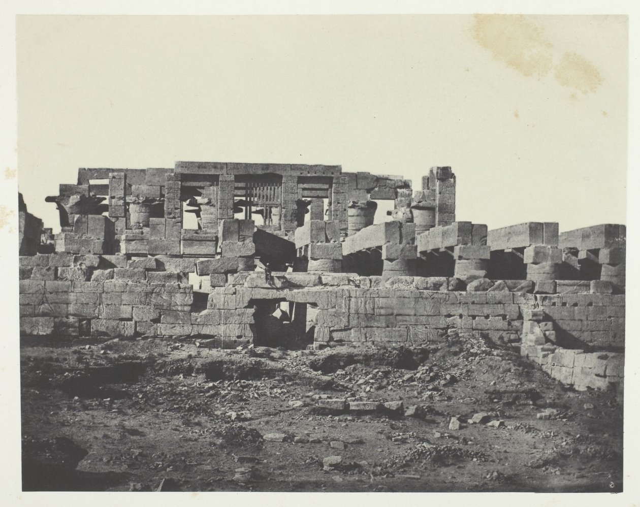 Karnak Palace, sydlige indgang til Hypostyle Hall; Theben af Maxime Du Camp