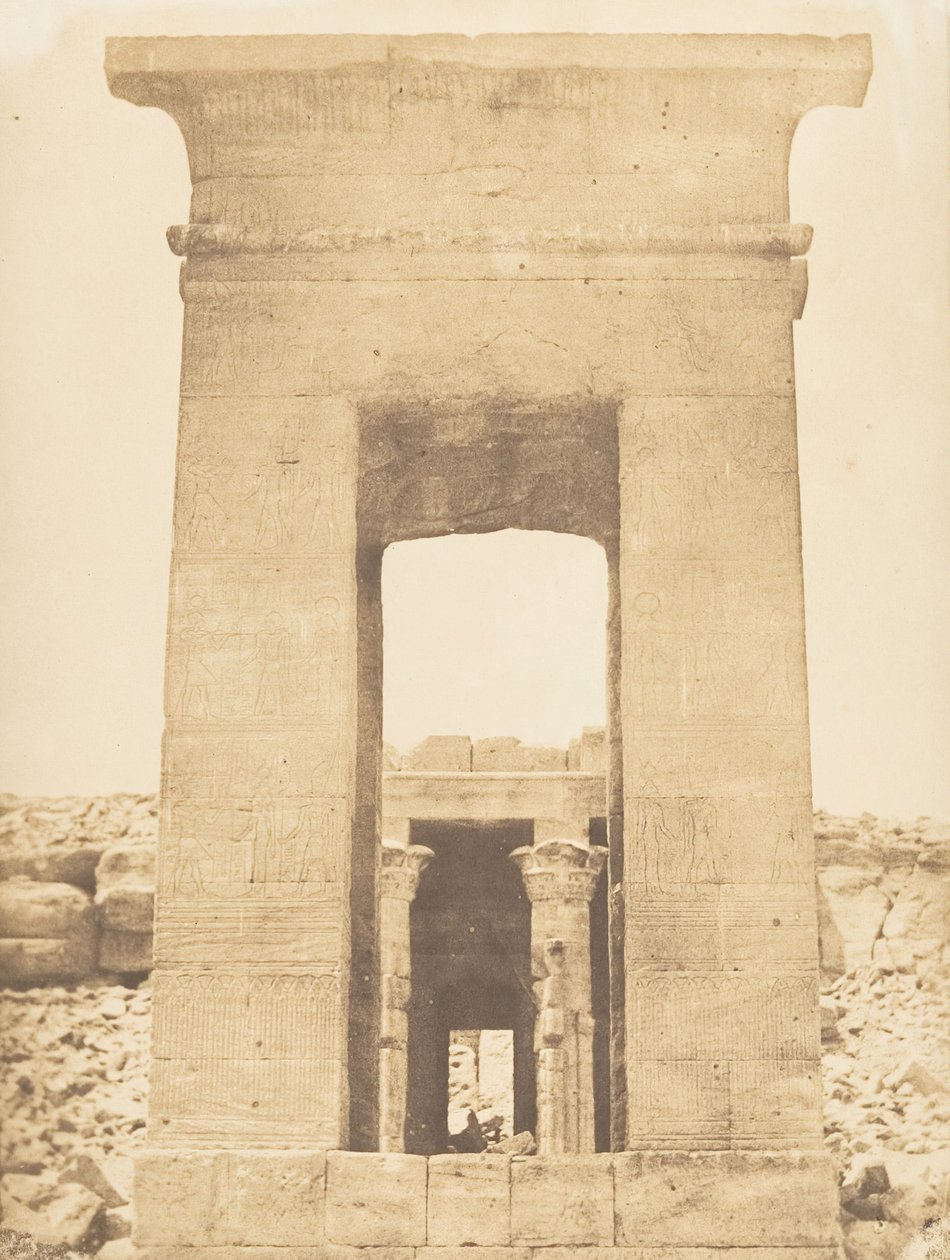 Propylon fra Temple of Dandour Cancer Tropic, april 1850. af Maxime Du Camp