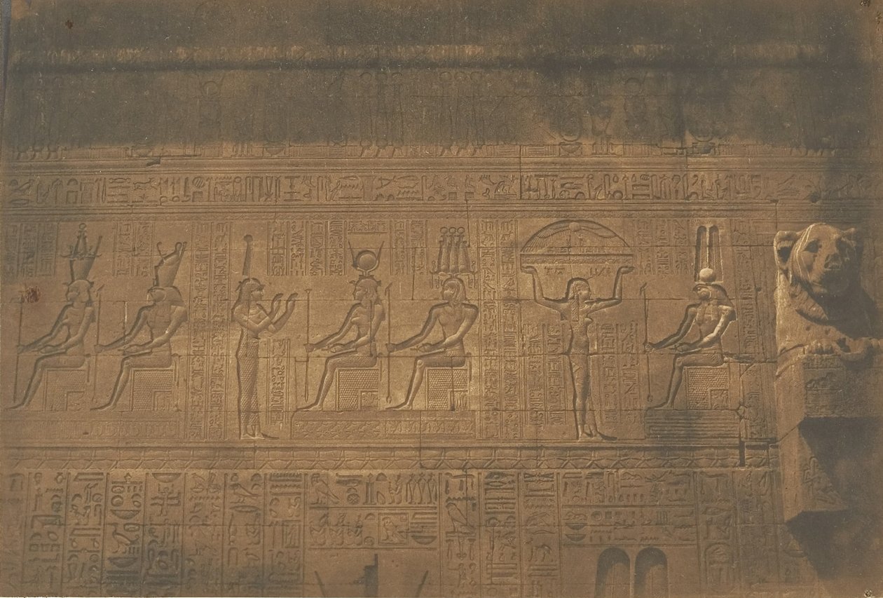 Udskæringer på den bagerste facade af Dendera Tentyris store tempel, 1849-50. af Maxime Du Camp