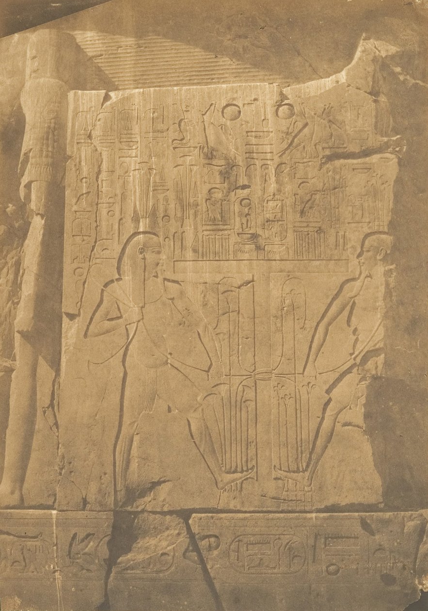 Sæde for den monolitiske kolos af Amenhotep III, ved Theben. Detaljer om udskæringerne, 1849-50. af Maxime Du Camp