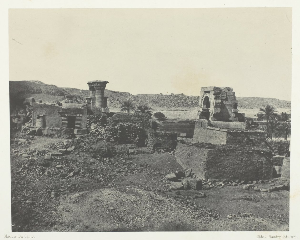 Landsby og tempel på øen Béghé, vest for Philoe, Nubia, 184951, trykt 1852. af Maxime Du Camp