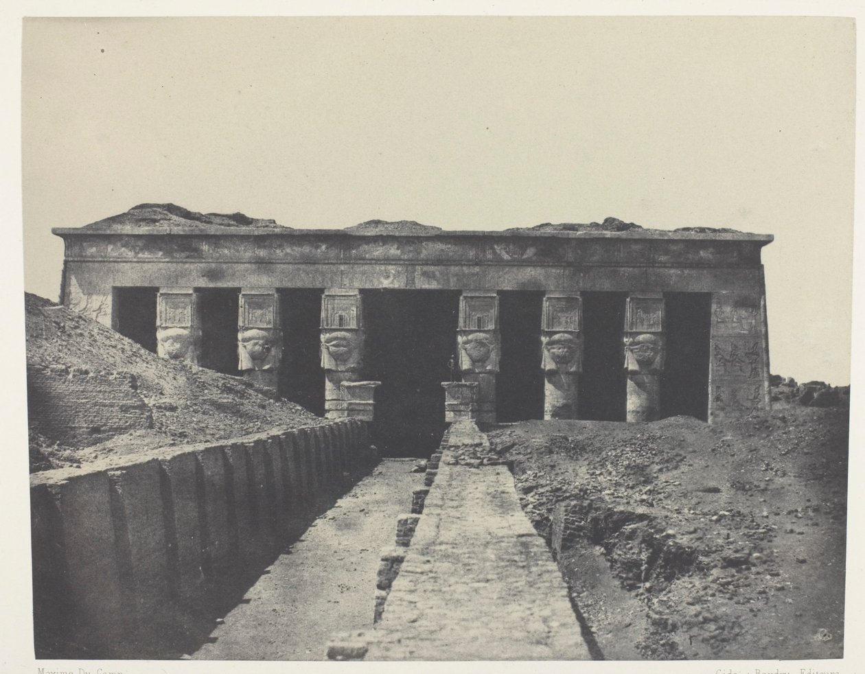 Generel udsigt, Denderas store tempel (Teutyres), Øvre Egypten af Maxime Du Camp