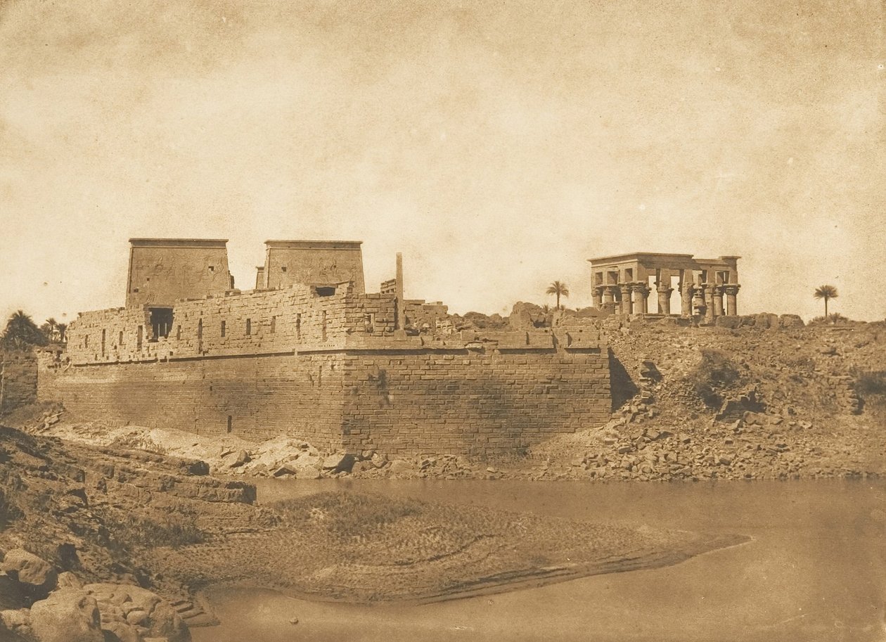 Generelt billede af øen Philae, taget fra den sydlige spids af øen Begueh, 1849-50. af Maxime Du Camp