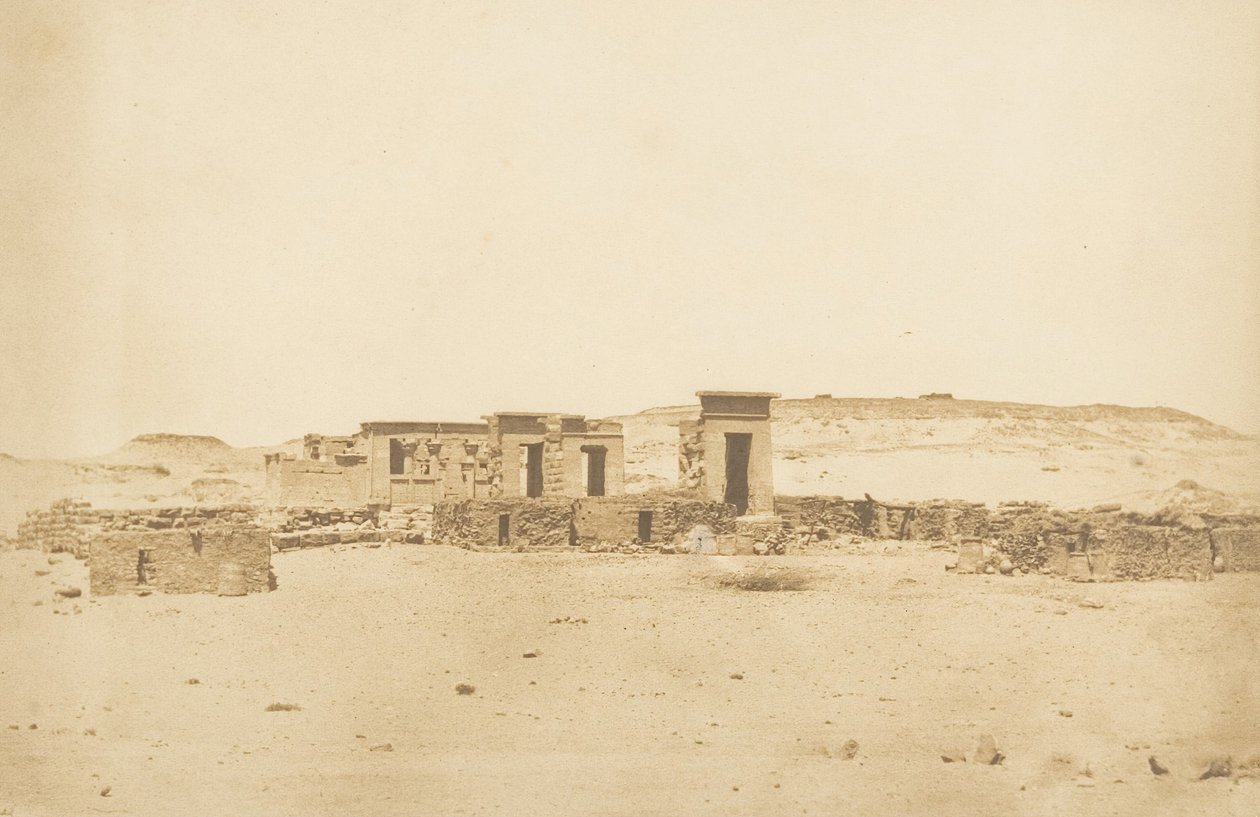 Generelt billede af templet og landsbyen Déboude Parembole, 10. april 1850. af Maxime Du Camp