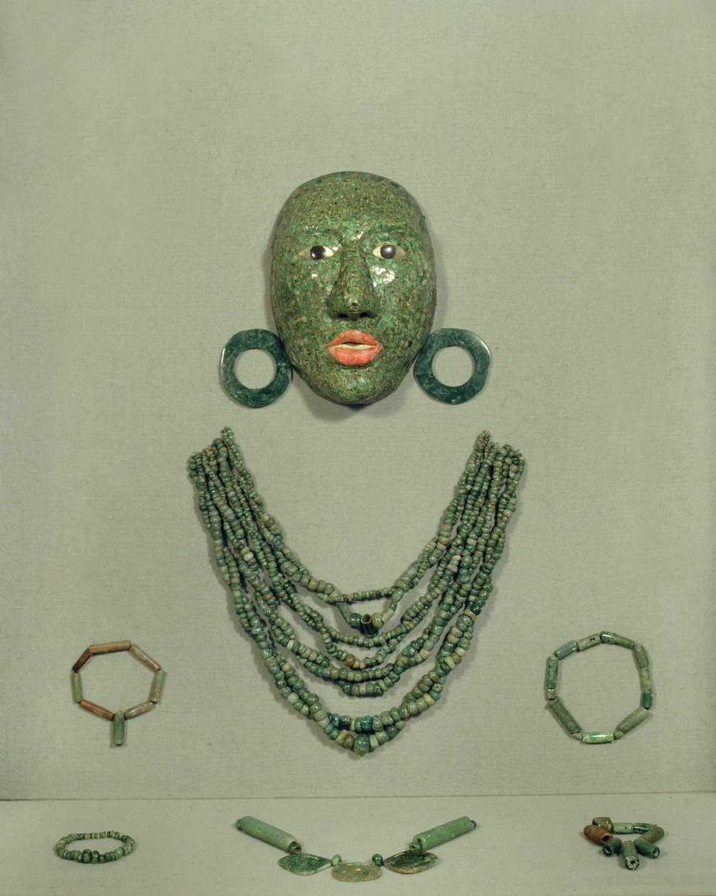 Calakmul gravmaske med krave og øreringe, Yucatanhalvøen, Mexico Senklassisk periode (600-900 e.Kr.) (Jade) af Mayan