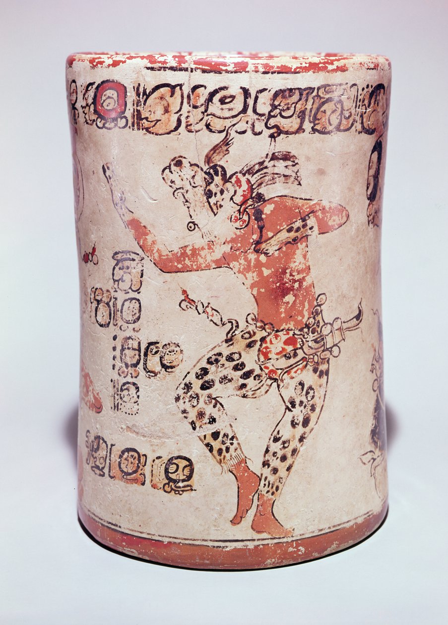 Krukke, der forestiller en mand, der danser iført jaguarudstyr, fundet i en grav ved Altar de Sacrificios, Classic Maya (keramik) (se også 351823) af Mayan