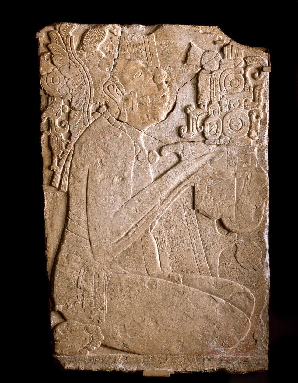 Siddende han fra et reliefpanel, 702-64 (kalksten med spor af maling) af Mayan