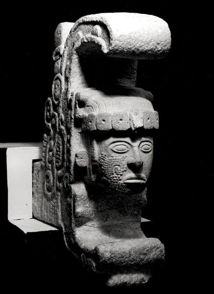Dronningen af Uxmal, tempeludskæring, 987-1185 (sandsten) af Mayan