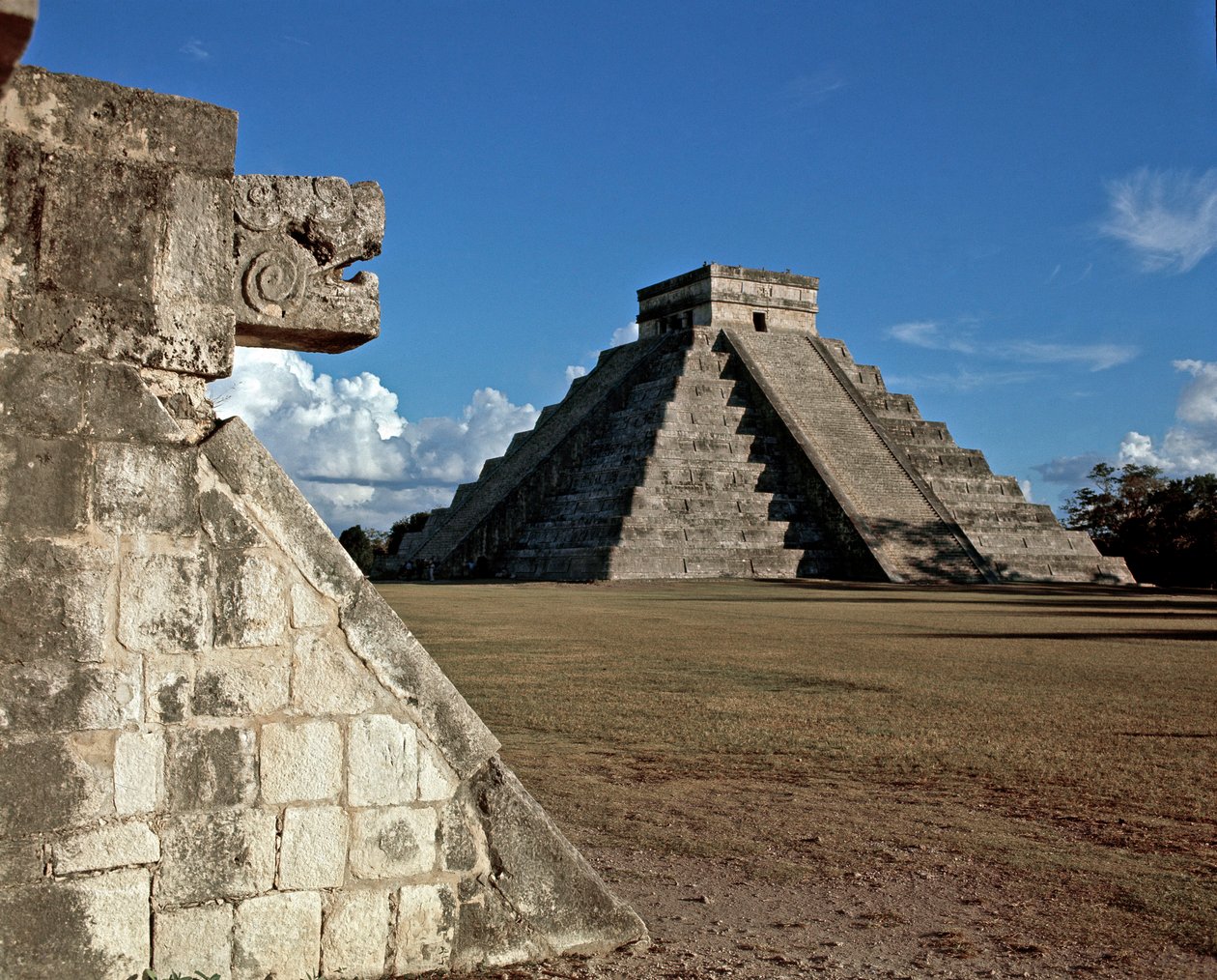 Den store boldbane og castillo, 750-1200 af Mayan
