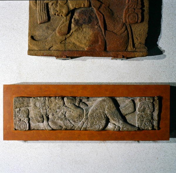 Overligger 27 fra Tonina, Chiapas, Mexico, Late Classic Period (600-900 AD) (sten) af Mayan Mayan
