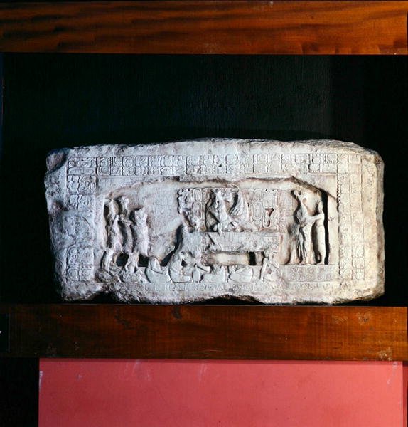 Overligger 3 fra Piedras Negras, Peten, Guatemala, Late Classic Period (600-900 AD) (sten) af Mayan Mayan