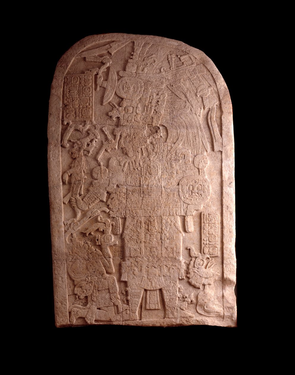 Før colombiansk kunst, Maya-civilisation, sen klassisk periode: stenstele fra Machaquila, Peten, Guatemala. Guatemala, Nationalmuseet for arkæologi og etnologi af Mayan Mayan