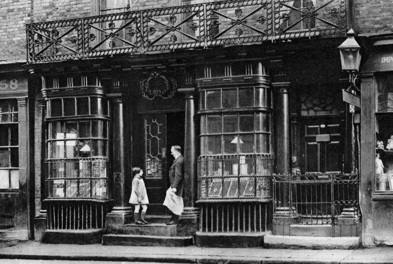En butiksfront, Artillery Lane, ud for Bishopsgate, London, 1926-1927. af McLeish
