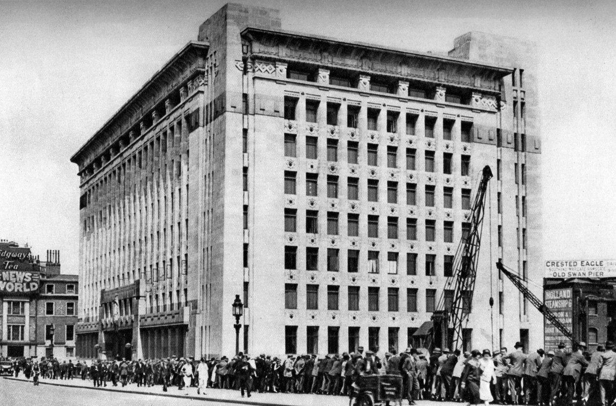 Adelaide House, London, 1926-1927. af McLeish