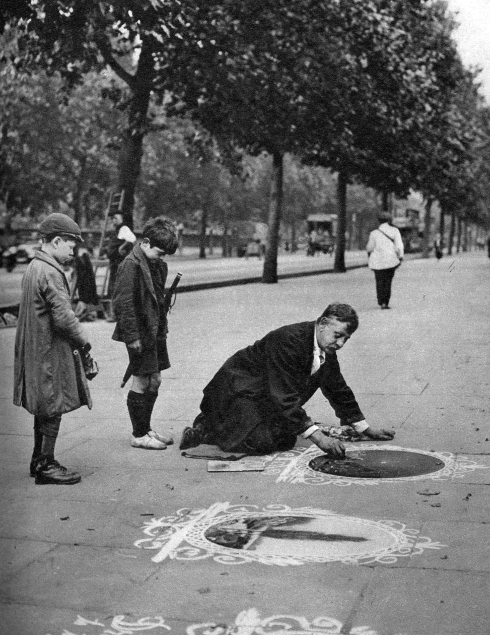 Fortovskunstner, Embankment, London, 1926-1927 af McLeish