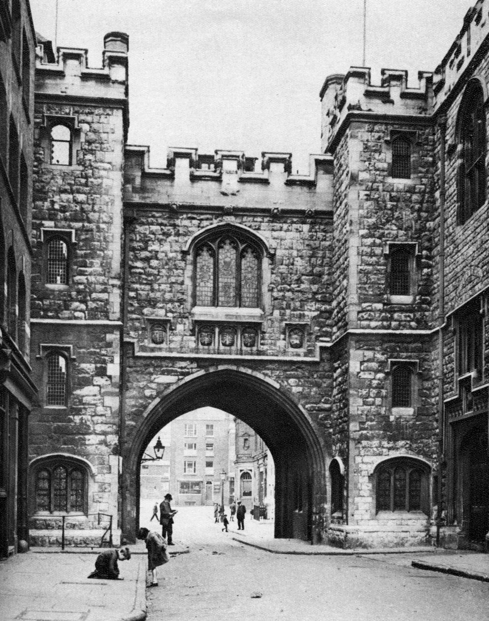 St Johns Gate på en søndag, Clerkenwell, London, 1926-1927 af McLeish