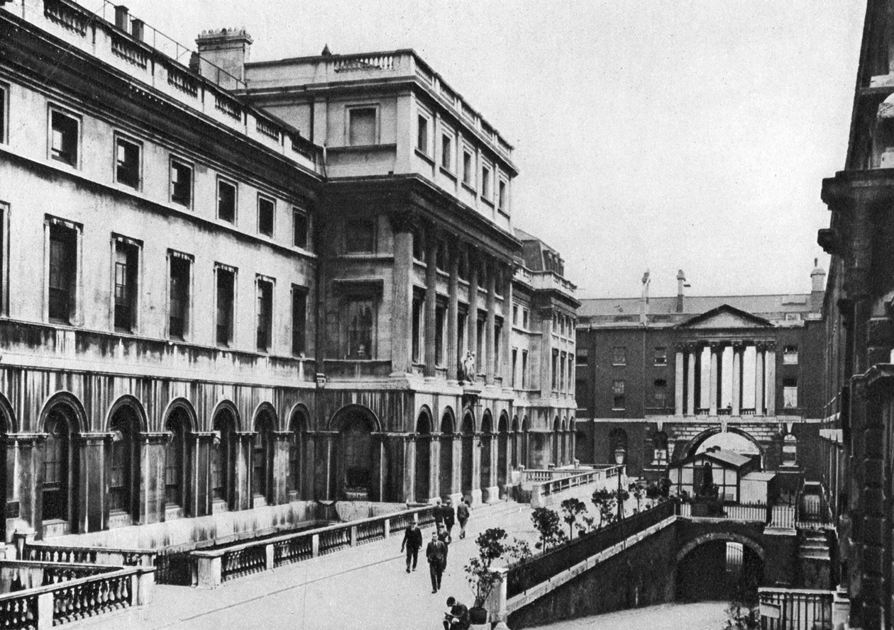 Den østlige fløj af Somerset House, London, 1926-1927. af McLeish